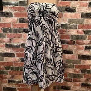 Black and white strapless dress